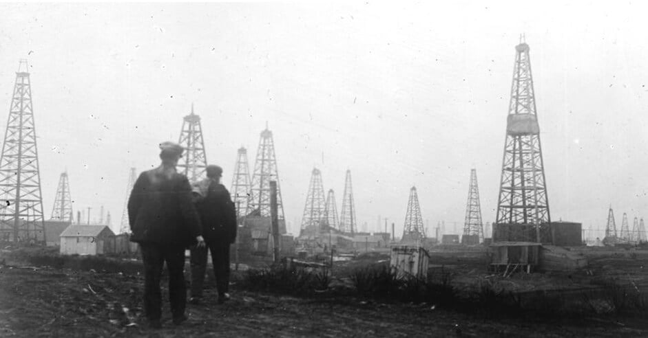 Criação da Standard Oil (SO) nos Estados Unidos por John D. Rockefeller – o nome “Esso” era uma adaptação fonética proveniente das iniciais de “Standard Oil”. A empresa controlava 10% do refino de petróleo no país.